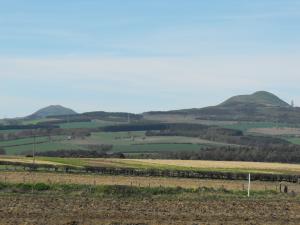 2011_0418lomondhillspowerstn0001.JPG