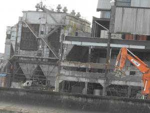 2010_1111powerstationdem0004.JPG