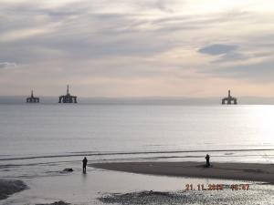 fishingbeach 010.JPG