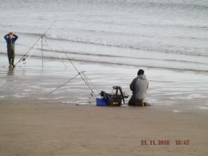 fishingbeach 011.JPG